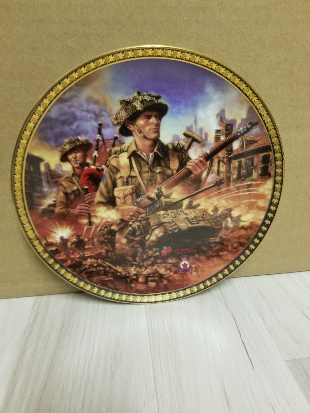 The Bradford Exchange Strong And Free Canada Remembers Series Decorative Plate